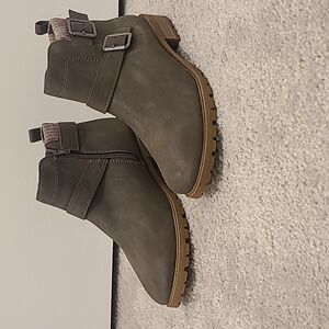 Girls sweater knit bootie